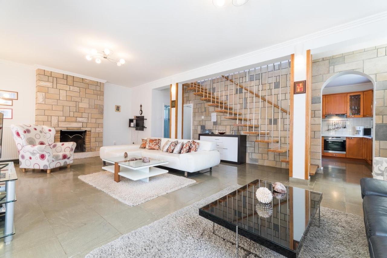 Waterfront Villa With Pool Вела Лука Екстериор снимка