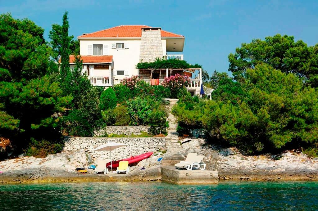 Waterfront Villa With Pool Вела Лука Екстериор снимка